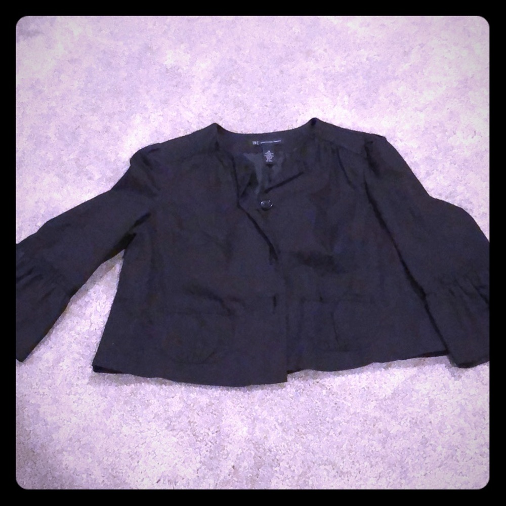 Cropped bell sleeve blazer